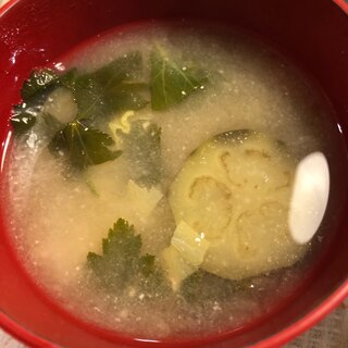 茄子、白菜、三つ葉の味噌汁